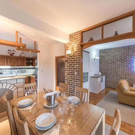 Six Bedroom Σπίτι διακοπών *