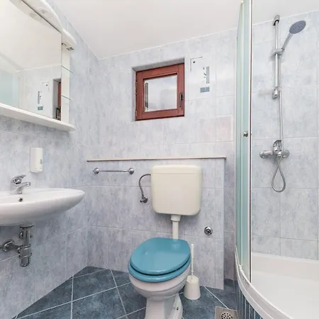 Six Bedroom Σπίτι διακοπών Vrsine